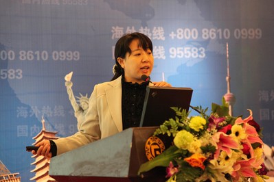 中國國際航空公司電話銷售服務(wù)中心高級(jí)副經(jīng)理 馬雪峰 女士回顧國航呼叫中心的發(fā)展
