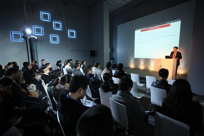 NOVOMANIA 2012于去年3月在上海世博展覽館舉行，展場總面積達25,000平方米，吸引了來自13個國家的117家參展商和13,000名專業觀眾