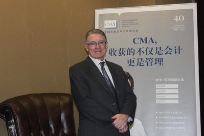 IMA國際認(rèn)證、考試和知識整合部高級副總裁Dennis Whitney先生親臨現(xiàn)場一睹中國學(xué)子風(fēng)采