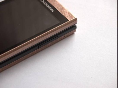 雙麥克風(fēng)設(shè)計(jì)，使通話更清晰。