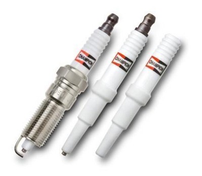 與之前的火花塞設(shè)計相比，輝門最新研制的SureFire Plus<br />陶瓷材料能夠承受更高電壓，進(jìn)而增加缸壓，<br />從而提高發(fā)動機(jī)性能和燃油效率，同時減少CO2排放量。