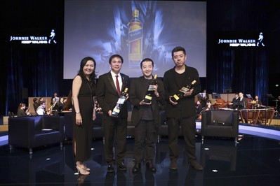 尊尼獲加品牌總監(jiān)符秀婷女士、七匹狼創(chuàng)始人周少雄、賈樟柯導(dǎo)演、建筑設(shè)計師馬巖松合影