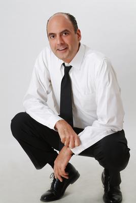 被稱為“中國通”的愛德華.雷曼先生是北京雷曼會計(jì)師事務(wù)所有限責(zé)任公司的創(chuàng)始人，是中國建國以來首位在中國律師事務(wù)所工作的外籍律師，同時亦是在中國律師事務(wù)所中任總經(jīng)理一職時間最長的律所管理者。</span></em></div>
<em> </em></div>
<p><em> </em></p>
<div align="center" style="">
<div name="photo" style=" width: 410px; margin: 5px;"><a rel="nofollow" href="http://m.jyjdaz.com/sa/2013/12/11/20131211172739603715-org.jpg" target="_blank"><img style="margin-bottom: 5px;" src="http://m.jyjdaz.com/sa/2013/12/11/20131211172739603715.jpg" border="0" alt="雷曼律師事務(wù)所是一家在公司法商法業(yè)務(wù)領(lǐng)域內(nèi)首屈一指的中國律師事務(wù)所，為其客戶提供全方位的法律服務(wù)，並在中國的北京、上海、深圳及廣州等地以及蒙古國境內(nèi)均設(shè)有辦事處。" width="400" /></a><br /><span name="caption">雷曼律師事務(wù)所是一家在公司法商法業(yè)務(wù)領(lǐng)域內(nèi)首屈一指的中國律師事務(wù)所，為其客戶提供全方位的法律服務(wù)，並在中國的北京、上海、深圳及廣州等地以及蒙古國境內(nèi)均設(shè)有辦事處。